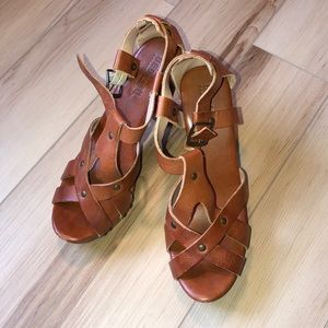 Bed Stu leather and wood  strappy heels